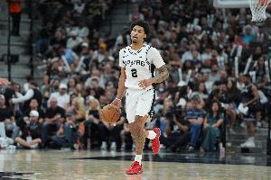 成熟！哈珀上半场7投4中&三分3中1 得到11分1板3助