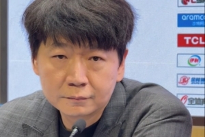 克里斯被换有情绪？邱彪：没他不会打到最后 别把注意力放这些事