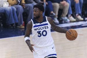 效率够低！兰德尔12中3仅拿到12分6板1断 5次犯规