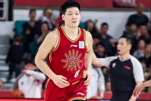 这表现还不太够！张宁替补26分钟 三分6中4拿到13分