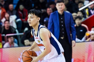关键战不合格！徐杰全场出战16分33秒 3投0中仅得4板2助正负值-10
