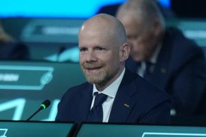 中国体育报：总局领导会见FIFA秘书长、全球足球发展总监温格一行
