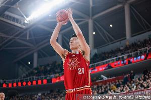 差距明显！山西首节篮板13-4广厦 前场板8-1碾压性优势