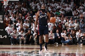哈登季后赛失误数追平科比！升至NBA历史第四 离第三奥尼尔也不远