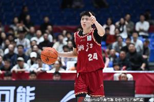 浙江男篮官方：祝贺李悦洲首次入选国家集训队 既是荣誉也是挑战