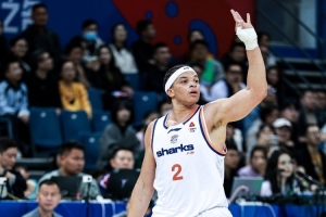 齐发力！古德温&洛夫顿合计27中14砍下33分6板6助2断