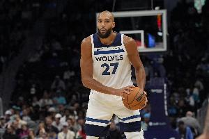 啥也不是！戈贝尔4中0未得分仅拿到3篮板 3次犯规