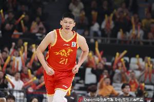 游刃有余！胡金秋半场6中5高效贡献13分 正负值+9