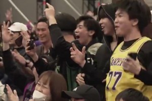 詹姆斯昨天绝平三分！引得日本球迷不断高喊：斯～古～咦～