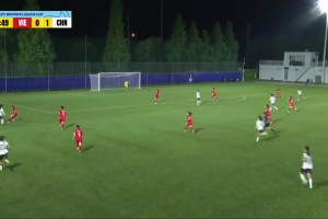 鞠芷桐头球破门，U17中国女足1-0领先