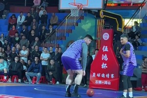 你说，李月汝当年怎么看上他的？
