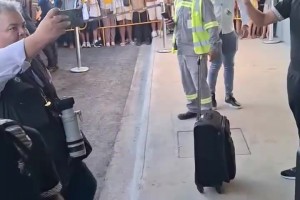 下赛季再来过！拜仁球员的赛后谢场！