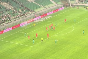 被国安终结四连胜！实拍：赛后乔伟光握手鼓励海牛众将