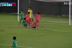 U17男足2-1反超沙特！何思凡头球摆度助攻，赵松源门前抢点破门！