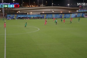 U17男足前场断球反击！禁区内劲射被沙特门将神扑！
